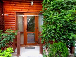 Гостевой дом Теремок Судак Трехместный номер с террасой-2