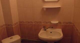 Гостевой дом Теремок Судак Двухместный номер с 1 двуспальной кроватью и дополнительной кроватью-4